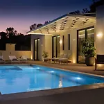 Villa Zeta By Select